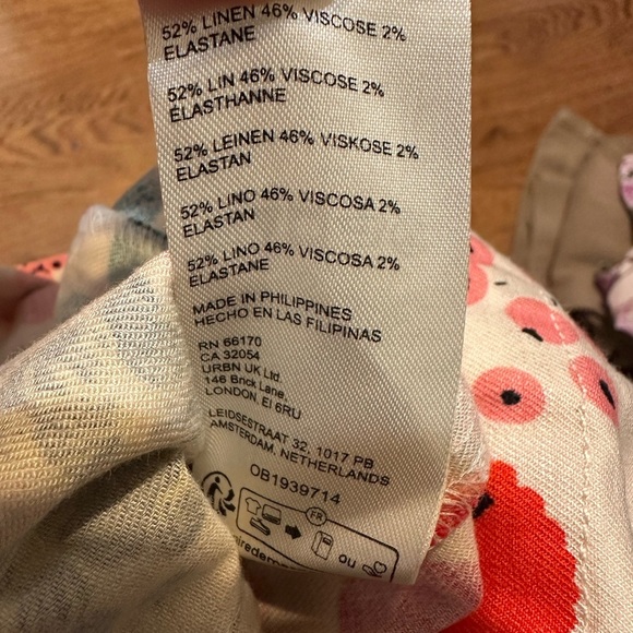 Anthropologie Maeve Red and Green Floral romper with Flutter Sleeves size 8 - Picture 11 of 13